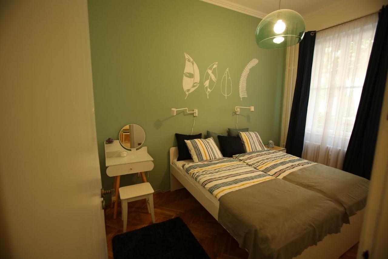 Castle Courtyard Hideaway Apartment Budapest Exterior photo